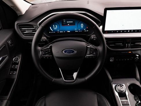 Used 2024 Ford Escape Platinum image 11