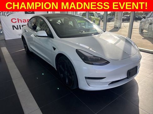 Used 2022 Tesla Model 3 Long Range image 1