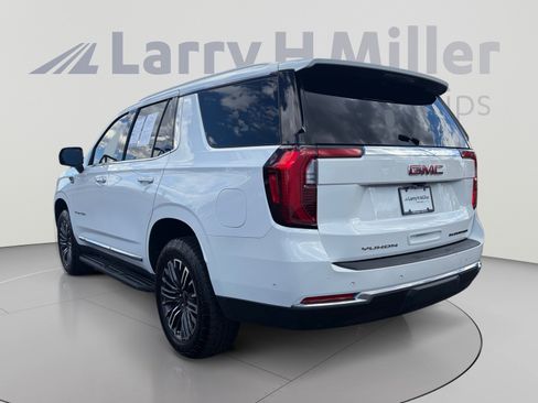 Used 2025 GMC Yukon Elevation AWD/4WD image 3