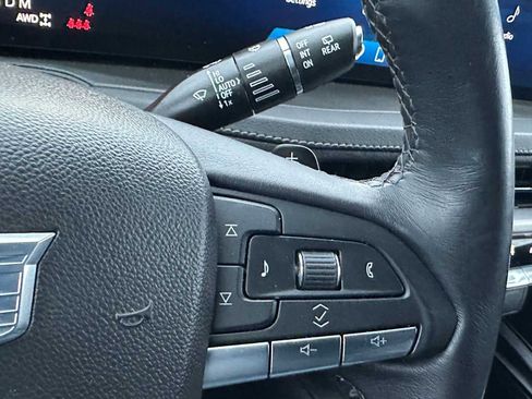 Used 2024 Cadillac XT4 Premium Luxury image 36