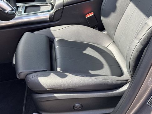 Used 2026 Mercedes-Benz GLA 250 w/ Exclusive Package image 12