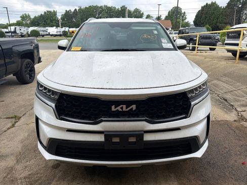 Used 2022 Kia Sorento S FWD image 2