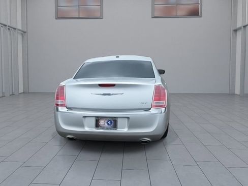 Used 2012 Chrysler 300 RWD image 7