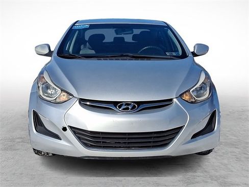 Used 2014 Hyundai Elantra SE image 2