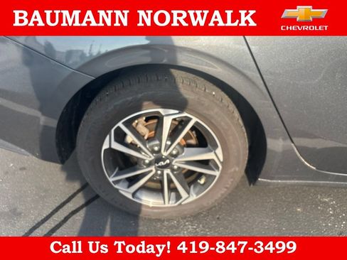 Used 2024 Kia Forte LXS w/ LXS Technology Package FWD image 14
