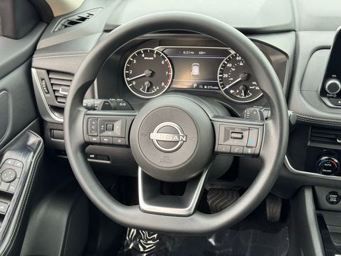 Used 2024 Nissan Rogue SV image 17