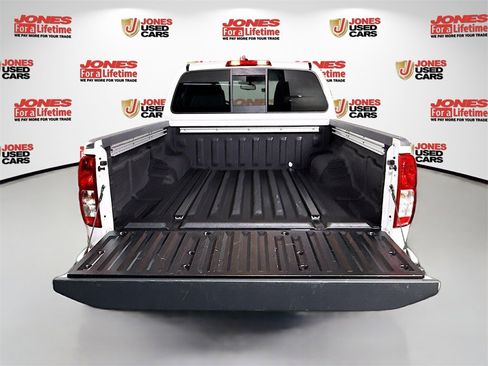 Certified 2020 Nissan Frontier SV w/ Midnight Edition Floor Mats image 17