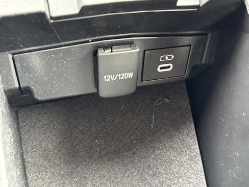 Used 2023 Toyota Corolla LE image 27