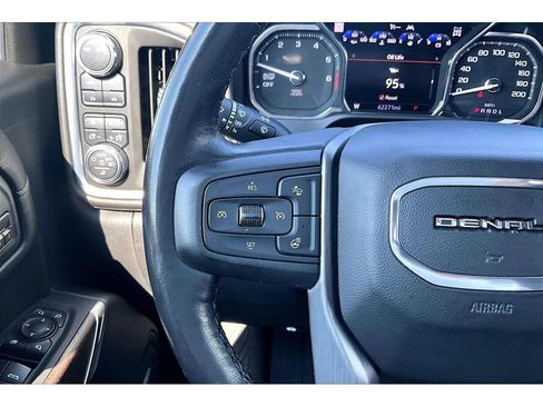Used 2021 GMC Sierra 1500 Denali w/ Denali Ultimate Package AWD/4WD image 12