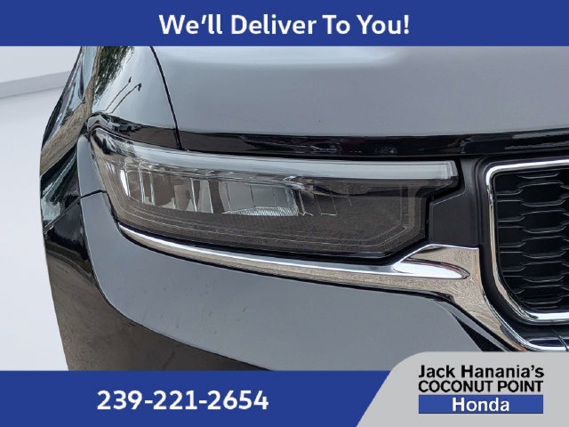 Used 2024 Jeep Grand Cherokee Laredo X w/ Trailer Tow Package AWD/4WD image 9