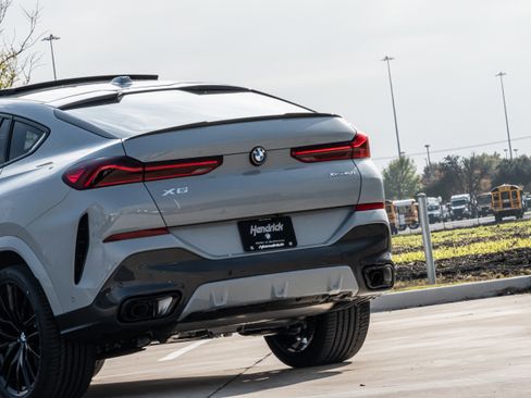 New 2026 BMW X6 xDrive40i w/ Executive Package image 6