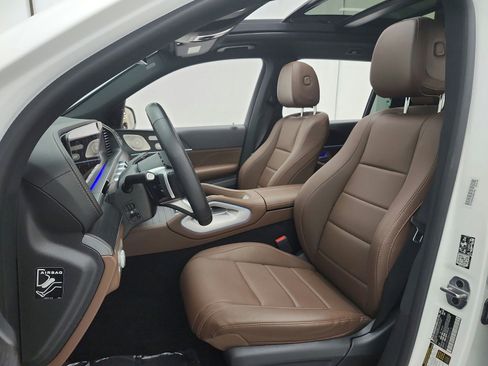 Certified 2024 Mercedes-Benz GLS 450 4MATIC image 31