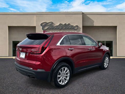 Used 2019 Cadillac XT4 Luxury image 3