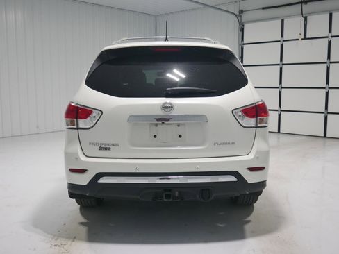 Used 2015 Nissan Pathfinder Platinum w/ Cargo Package image 6