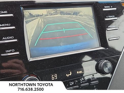 Used 2018 Toyota Camry SE image 21