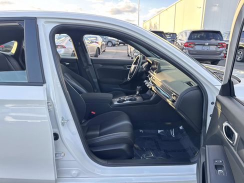 Used 2025 Honda Civic Sport image 13