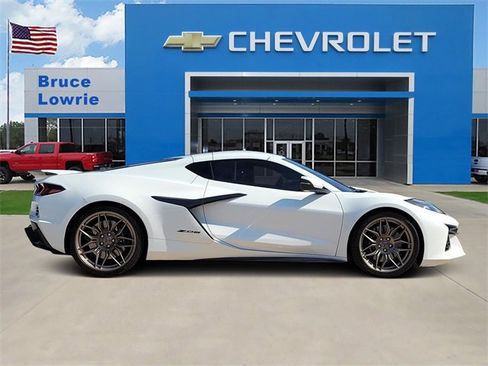 Used 2025 Chevrolet Corvette Z06 w/ Battery Protection Package image 5