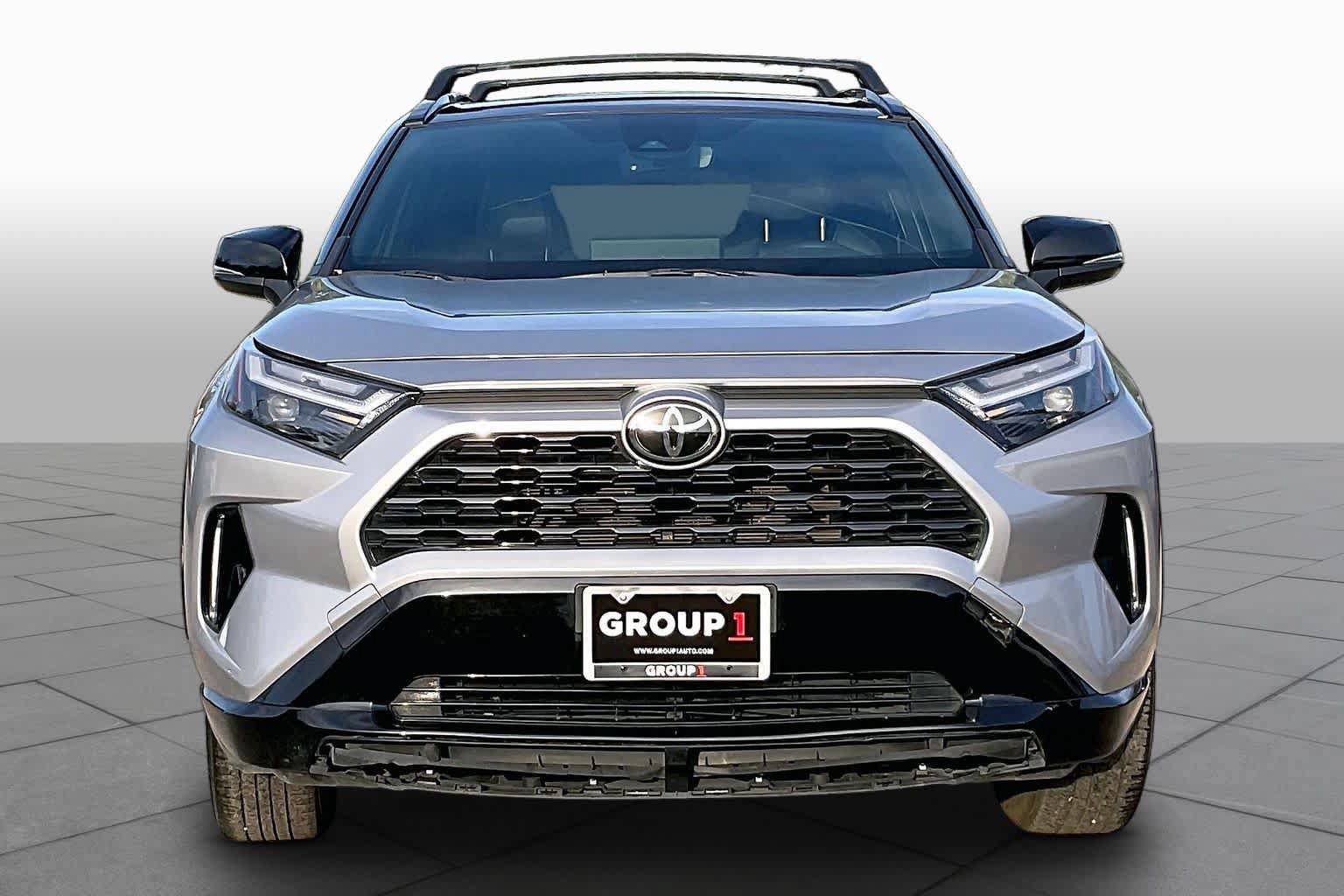 Used 2025 Toyota RAV4 XSE AWD/4WD image 4