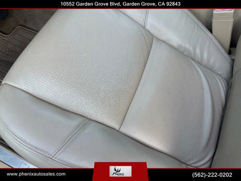 Used 2012 Chevrolet Suburban LTZ image 19