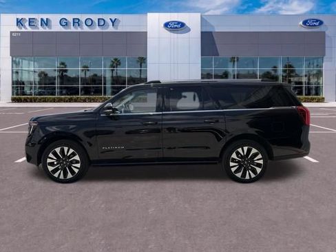 Used 2025 Ford Expedition Max Platinum w/ Driver's Package AWD/4WD image 3
