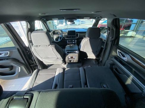 Used 2023 GMC Yukon SLE w/ Gmc Pro Safety Plus Package image 15