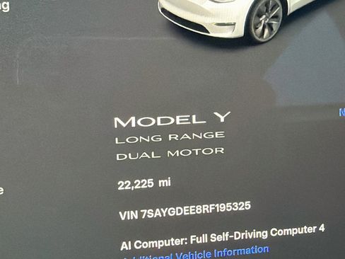 Used 2024 Tesla Model Y Long Range AWD/4WD image 17