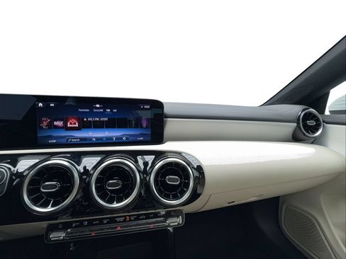 Used 2025 Mercedes-Benz CLA 250 image 44