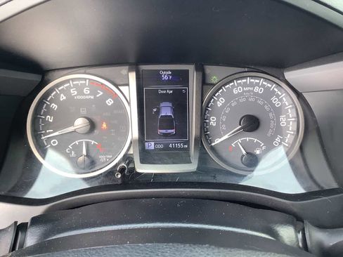 Used 2022 Toyota Tacoma TRD Sport w/ Technology Package image 20