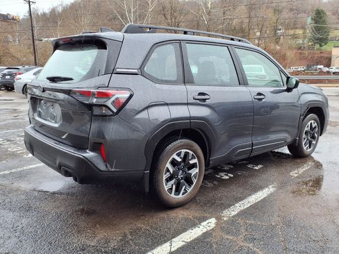 Used 2025 Subaru Forester Base image 3