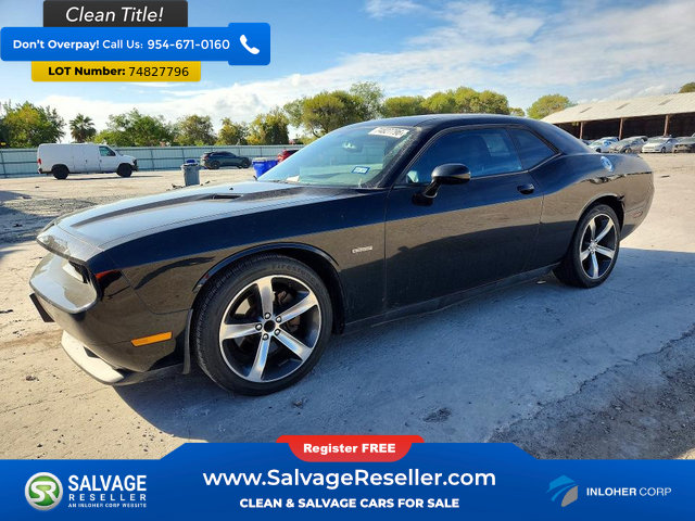 Used 2014 Dodge Challenger SXT RWD image 1
