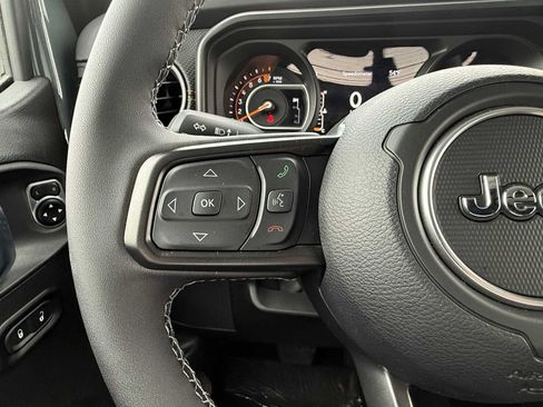 New 2026 Jeep Gladiator Mojave w/ Safety Group image 10