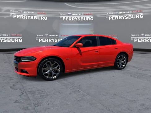 Used 2016 Dodge Charger R/T w/ Plus Group RWD image 4