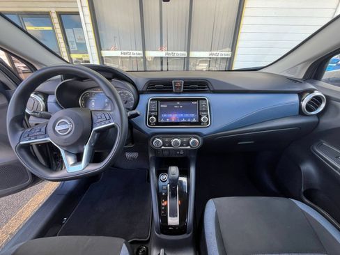 Used 2025 Nissan Versa SV FWD image 33