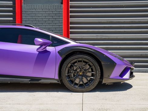 Used 2024 Lamborghini Huracan Sterrato AWD/4WD image 15