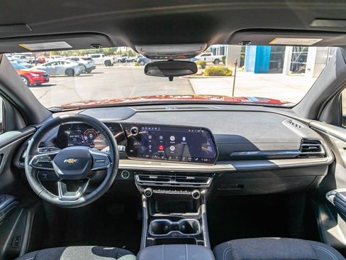 Used 2026 Chevrolet Traverse LT FWD image 10