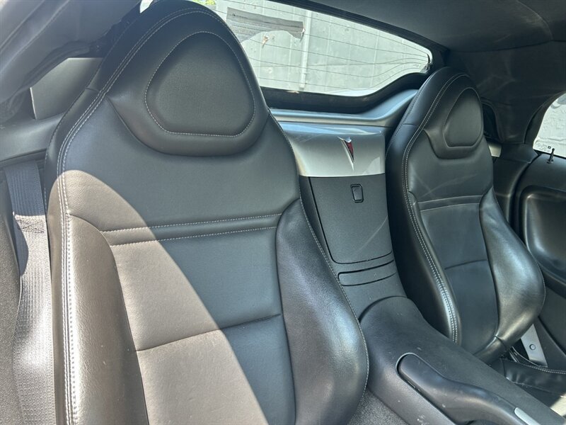 Used 2008 Pontiac Solstice Convertible w/ Premium Package RWD image 8