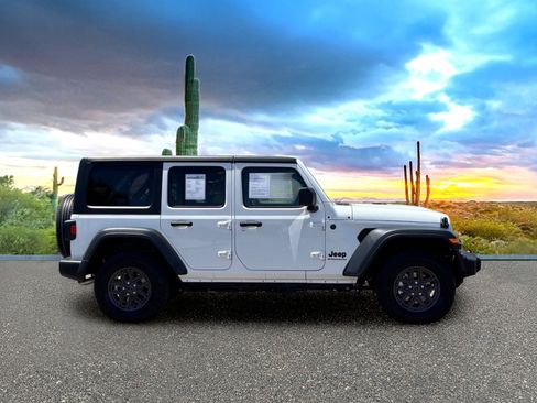 Used 2025 Jeep Wrangler Unlimited Sport AWD/4WD image 6