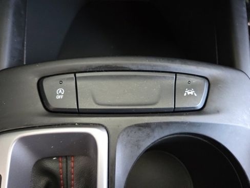 Used 2024 Chevrolet Trax RS w/ Sunroof Package image 15