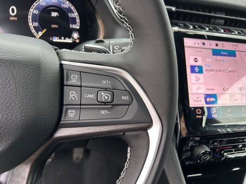 New 2025 Jeep Grand Cherokee Limited w/ Trailer Tow Package AWD/4WD image 15