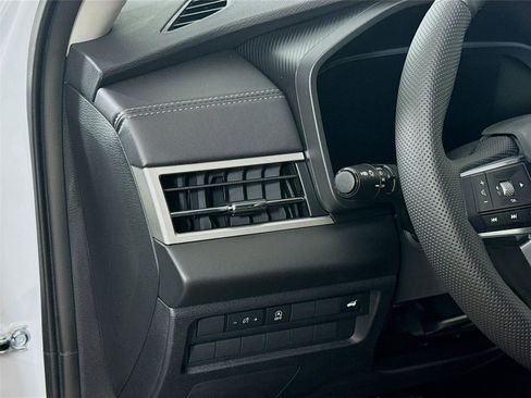 New 2026 Mitsubishi Outlander SEL image 10