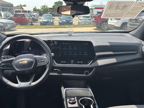 Used 2026 Chevrolet Equinox LT FWD image 7