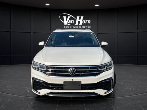 Used 2022 Volkswagen Tiguan SEL R-Line AWD/4WD image 2