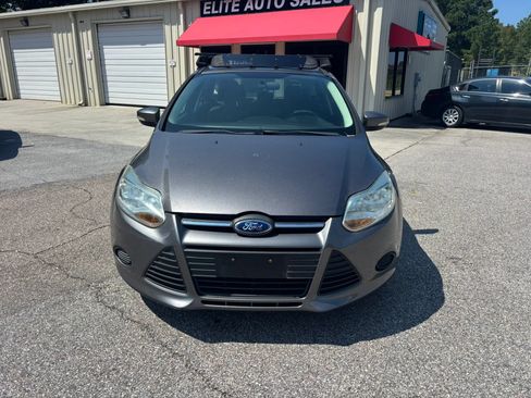 Used 2014 Ford Focus SE FWD image 5