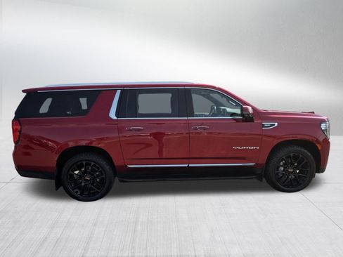 Used 2022 GMC Yukon XL SLT w/ SLT Premium Package AWD/4WD image 8