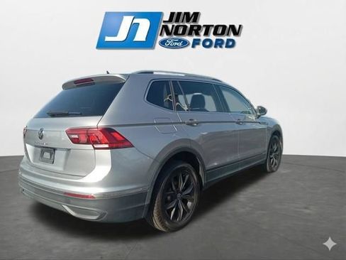 Used 2024 Volkswagen Tiguan SE FWD image 10