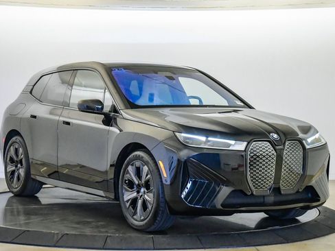 Certified 2023 BMW iX xDrive50 w/ Premium Package AWD/4WD image 6