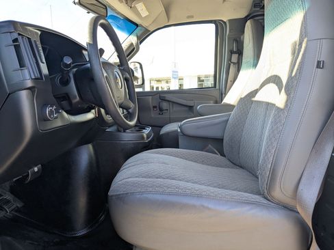 Used 2019 Chevrolet Express 3500 w/ Driver Convenience Package image 16