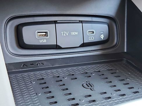 Used 2026 Hyundai Venue SEL FWD image 30