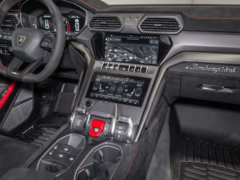 Used 2024 Lamborghini Urus Performante AWD/4WD image 33
