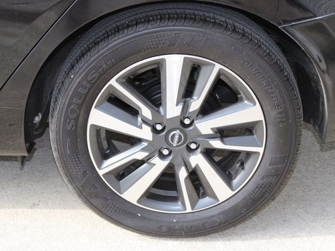 Used 2025 Nissan Versa SV image 26